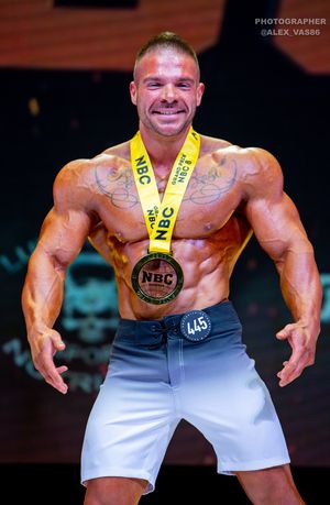 REAL NOVICE MEN‘S PHYSIQUE